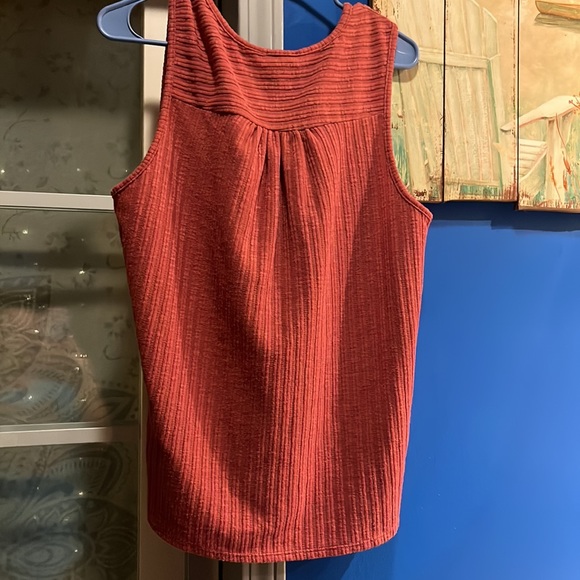 Super cute sweater tank buttons up size large by W5 - Picture 2 of 2